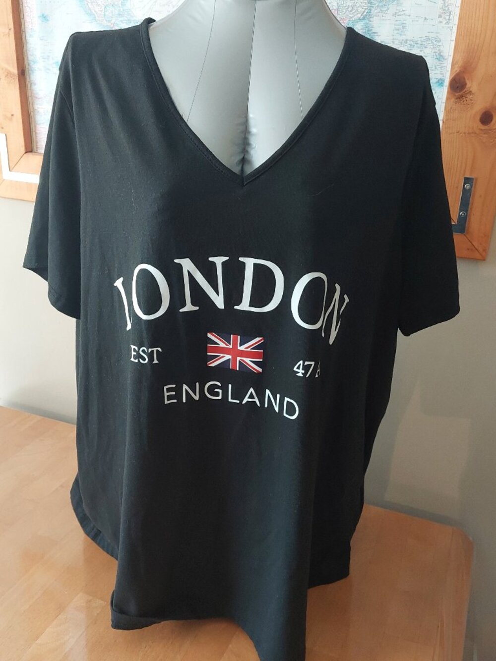 Shein Plus Size London Print Fitted V neck Casual Short Sleeve T Shirt Size 4XL